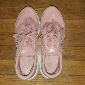 New Balance Women's US 8.5 Sneakers Pink Lace Up 711